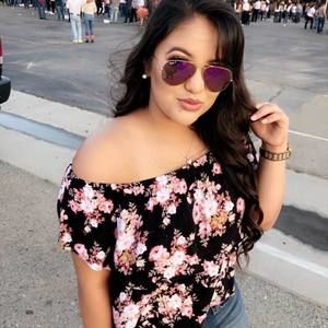 Meet your Posher, Carolina